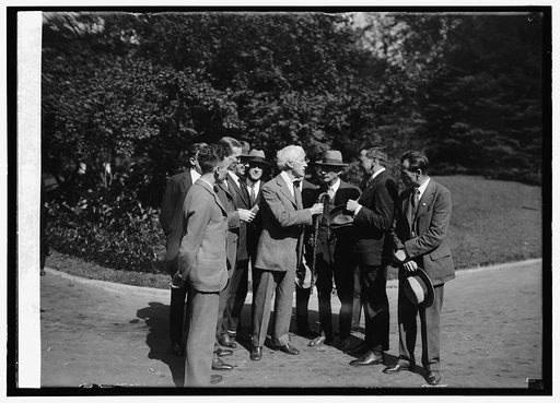 Judge Landis with newspaper men at White House, [Washington, D.C.], 10/9/24