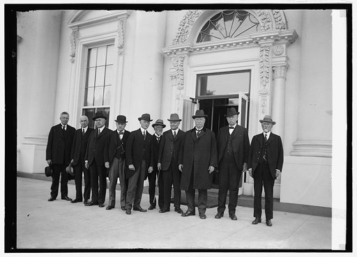 Chief Justice Taft with senior judges of Supreme Court call on Coolidge, 10/2/24