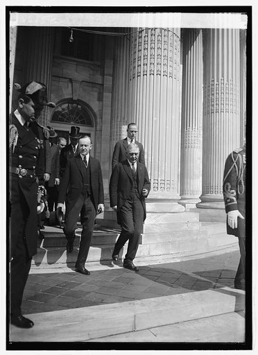Coolidge & Judge John Barton Payne at Mem. Cont. Hall for Red Cross Convention, 10/6/24