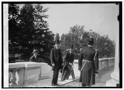 Coolidge & Slemp arrive at Mem. Cont. Hall for Red Cross Convention, 10/6/24