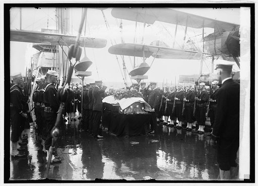 Arrival of body of Maj. R.W. Imbrie at Wash. Navy Yard, 9/29/24