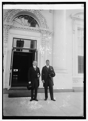 Prof. Timonthy A. Smiddy, Minister of Irish Free State with J.B. Wright at State Dept., 10/7/24