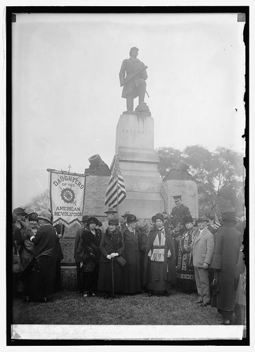 Decoration of Farragut statue by Dau. of Amer. Rev., Navy Day, [10/27/24