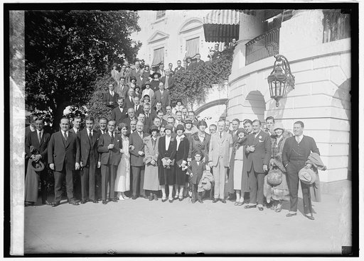 Al Jolson & gang at W.H. [i.e. White House, Washington, D.C.], [10/24