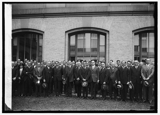 Sec. Hoover with men of radio conference, 10/[24
