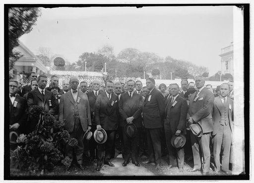 Coolidge with secreteries to the [...] of commercial organizations