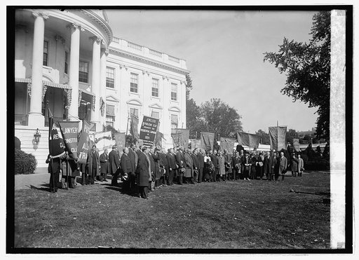 Pres. & Mrs. Coolidge with New [York Business] Men's Association, [10/23/24