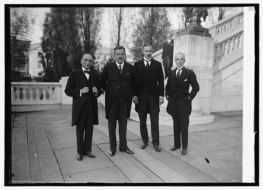Reception to Gen. P.E. Calles by [...] Union governing board, [11/24