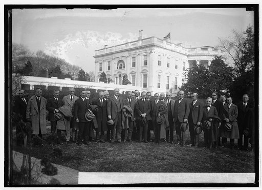 Delegates of Nat'l. Lumber Mfg. Ass'n. convention with Pres. Coolidge, [11/2/24