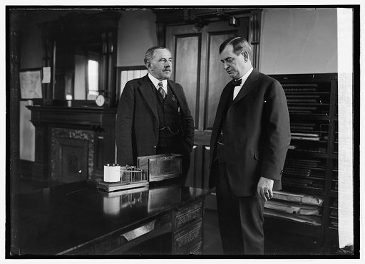 Weather Bureau, Prof. Marvin, Sec. Gore with barograph