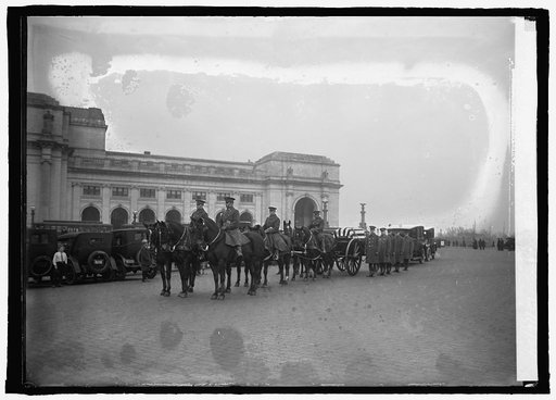 Body of Sam Gompers leaving Union Station for A.F. of L. bldg., 12/16/24