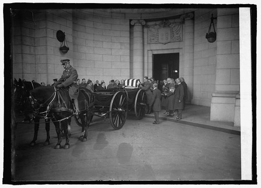 Body of Sam Gompers being taken from Union Station for A.F. of L. Bldg., [12/16/24