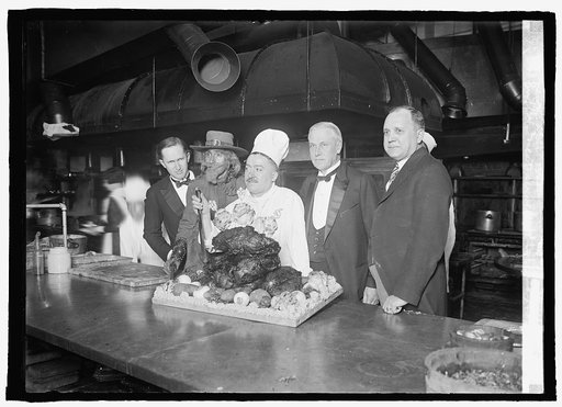 Buffalo meat served at Willard Hotel [Washington, D.C.] to newspaper men, 12/11/24
