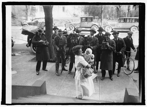 Paulina Longworth & cameramen, 3/28/25