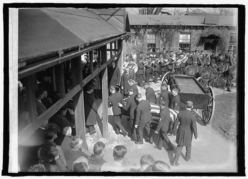 Body of Admiral Dewey at Natl. Cathedral, [Washington, D.C., 3/28/25