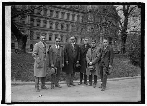 Sen. Stanfield with debating team of Oregon Ag. College, 4/9/25