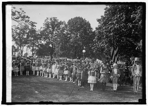 Planting birch tree at Capitol, [Washington, D.C.], Dist. Fed. of Women's Clubs, 5/9/25