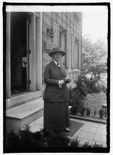 Mrs. Herbert Hoover at Girl Scouts' little house, 5/16/25