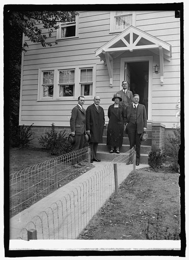 Secs. Hoover and Jardine at D.C. Home Economics Ass'n Dem. House, 5/14/25