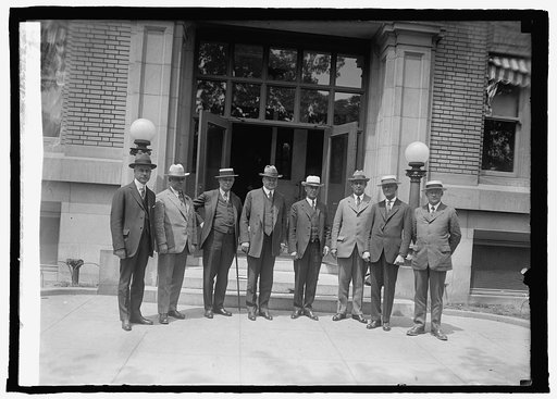 Hoover with American delegates to Pan American Road Conference, 5/22/25