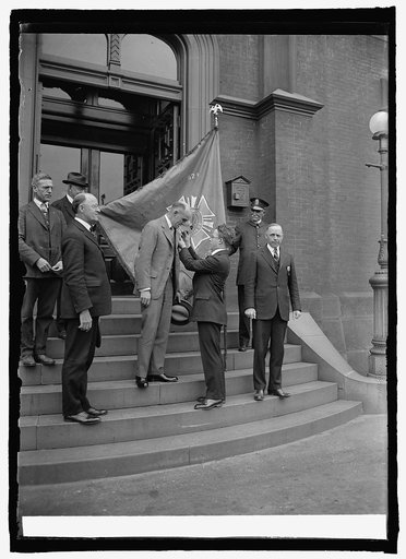 Secty. Jardine receives buddy poppy, 5/14/25