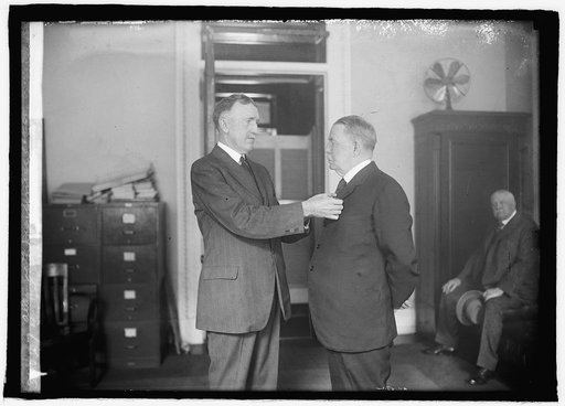 Gen. John L. Hines decorates Gen. James Allen with Dis. Service Cross