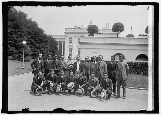 Osaka Mairuchi baseball team from Japan at W.H., [i.e., White House, Washington, D.C.], 6/4/25