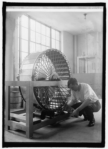 D.W. Kessler, Bu. of Standards, scrubbing marble, 6/9/25