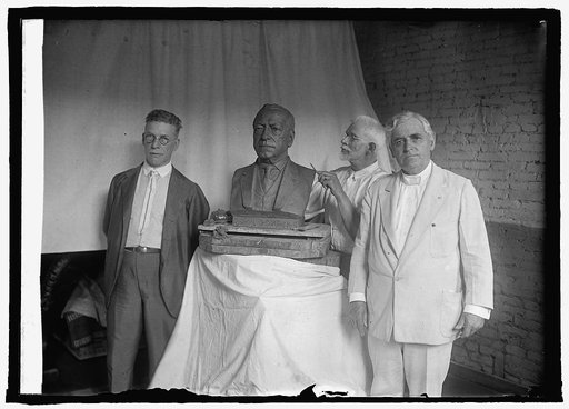 Samuel Gompers, Frank Morrison, U.S.J. Dunbar with Gompers bust, 6/16/25