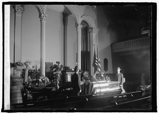 Body of Wm. J. Bryan lying in state at New York Ave. Pres. Church, Navy Yard, [Washington, D.C.], 7/30/[25