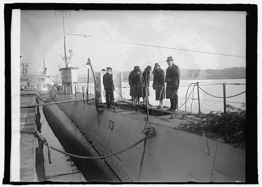 Theo. D. Robinson & family inspecting sub. T-3, 12/23/25