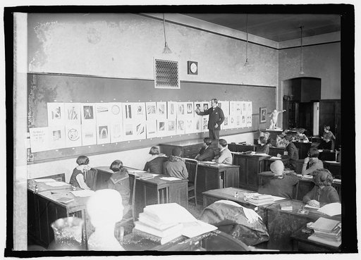 Victor de Kubinyi, instructing high school class in Modern Art, 1/20/26