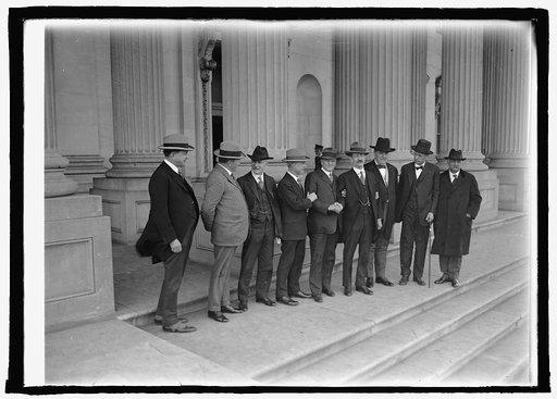 Senators congratulating Sen. Swanson on World Court success, 1/28/26