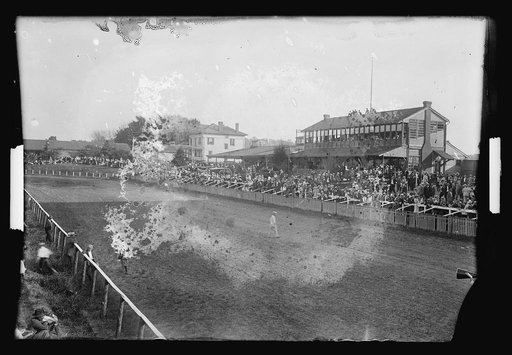 Auto races, Benning, Md. [i.e., Washington, D.C.], Labor Day, 1916
