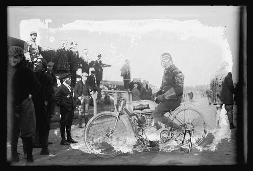 Motor cycle races, Laurel, Md., Nov. 25, 1915