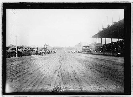 Auto races, Benning, Md., [i.e., Washington, D.C.], c. 1916