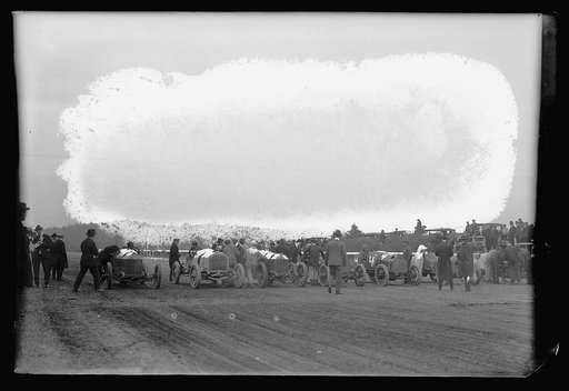 Auto races, Benning, Md., [i.e., Washington, D.C.], Thanksgiving, 1916