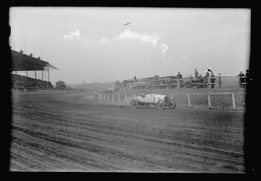Auto races, Benning, Md., [i.e., Washington, D.C.], Thanksgiving, 1916