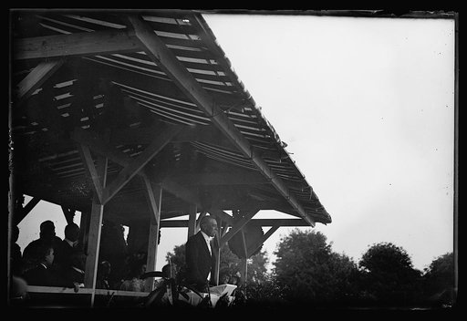 Pres. Wilson at unveiling of Confederate monument, Arlington Cemetery, Va., June 4, 1914