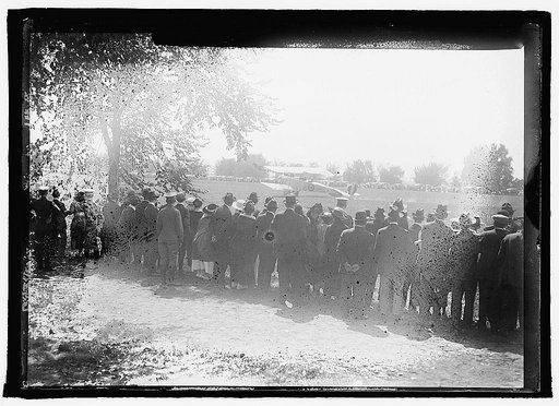 Italian plane at White House lot, [Washington, D.C.], Oct. 1917