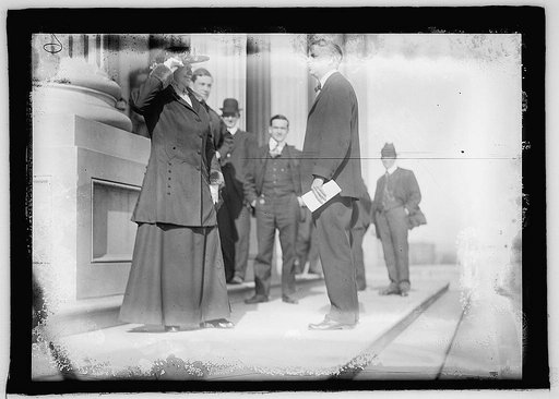 Sen. Kenyon & Miss N.L. Miller, Pres. of organization, petitions to Congress for embargo on munitions, 1/21/16