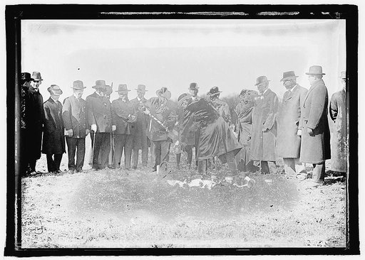 (Sec. Daniels shown) Breaking ground for Arlington Amphitheater, [Va.], March 1915
