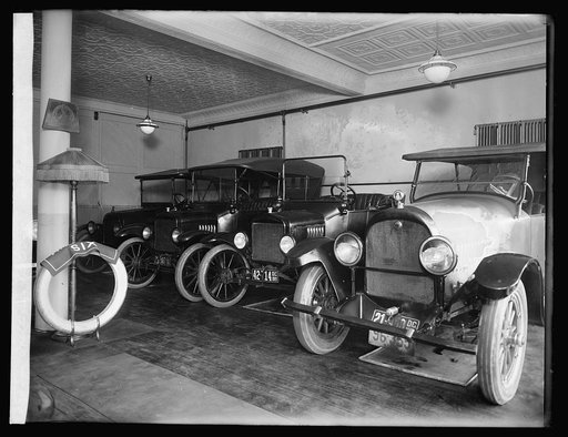 Snelling Motor Co. interior