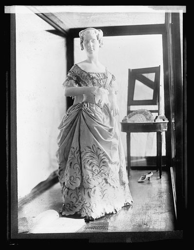 Old gowns, museum, Marie Monroe