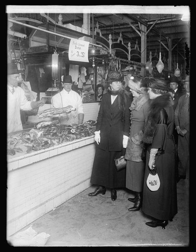 Mrs. Houston, Mrs. Robbins, & Mrs. Grayson in mkt.
