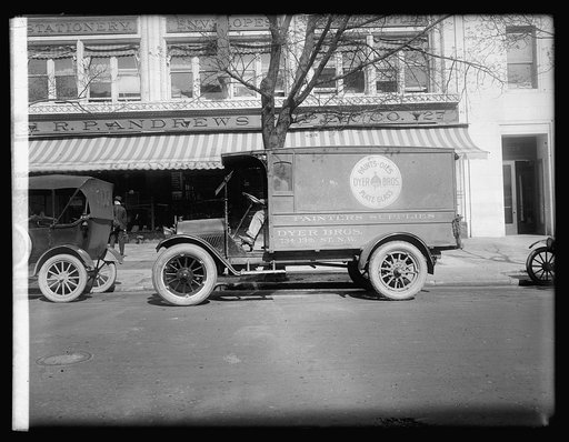 Oldsmobile truck, Dyer Bros., [Washington, D.C.