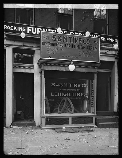 S&M Tire Co. front