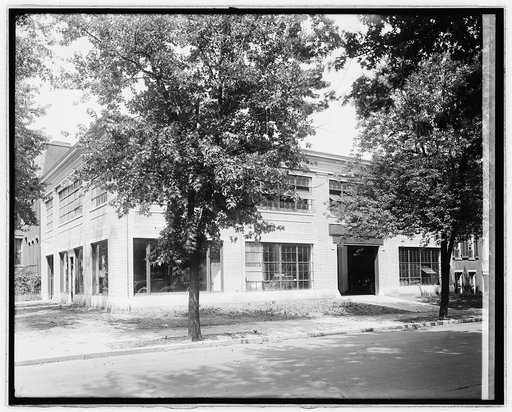 Wayne Smith Auto Co., front
