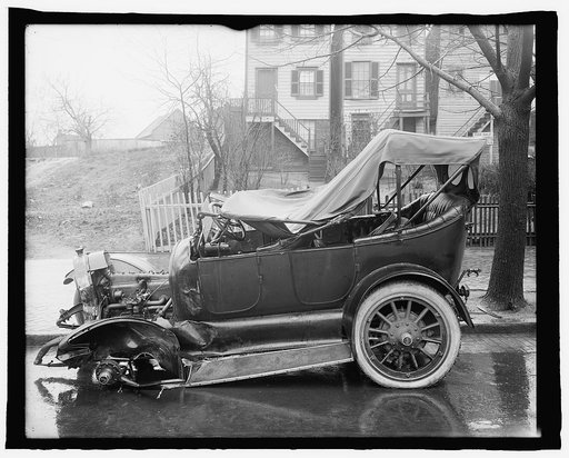 Auto wreck, Wash., D.C., 1917