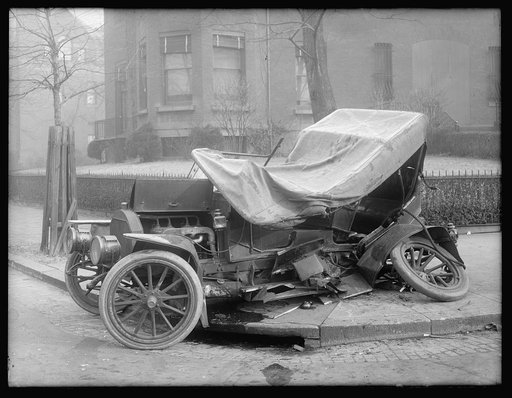 Auto wreck, Wash., D.C., c1917, Mass Ave.?